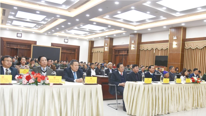 Các đại biểu dự lễ.