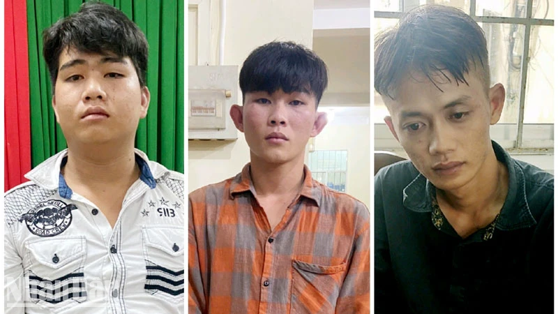 3 đối tượng từ trái qua: Cù Huy Thiện, Lê Trung Thành và Trần Văn Long. 