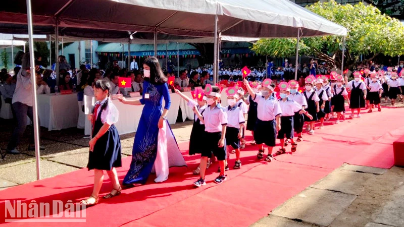 Kiên Giang thiếu giáo viên ở các bộ môn tin học, ngoại ngữ ở bậc tiểu học; nhạc, họa, mỹ thuật ở cấp trung học. 