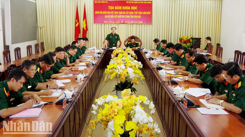 Quang cảnh buổi tọa đàm.