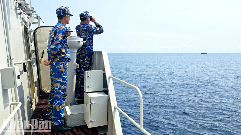 Tàu hải quân hai nước trên tuyến tuần tra chung.