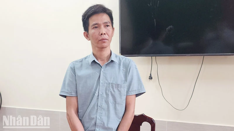 Bị can Trần Quốc Anh, công chức địa chính-xây dựng xã Bãi Thơm.