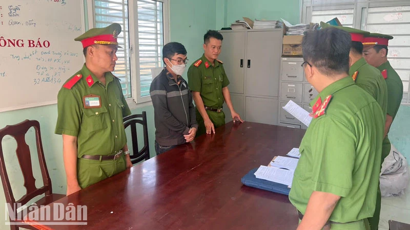 Kiên Giang: Bắt đối tượng huy động tiền để đáo hạn ngân hàng, chiếm đoạt hơn 2 tỷ đồng 