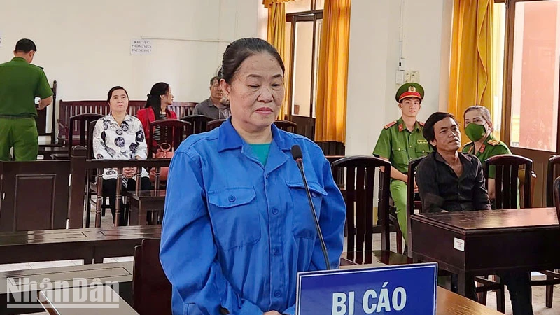 Bị cáo Trần Thị Huyền.