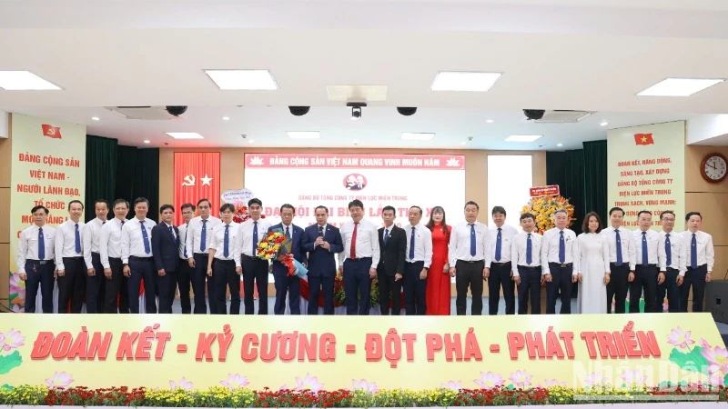 Ban chấp hành Đảng bộ EVNCPC nhiệm kỳ 2025-2030 gồm 24 đồng chí.