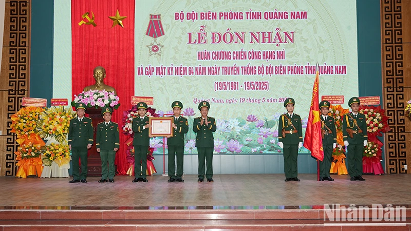 Tập thể Bộ đội Biên phòng tỉnh Quảng Nam được Chủ tịch nước Cộng hòa xã hội chủ nghĩa Việt Nam tặng thưởng Huân chương chiến công hạng Nhì.
