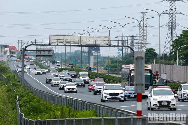 Theo báo cáo của Văn phòng Bộ Công an, 5 ngày nghỉ lễ, toàn quốc xảy ra vụ 347 tai nạn giao thông, làm chết 138 người, bị thương 285 người. 