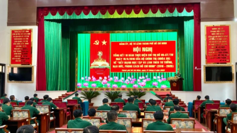 Quang cảnh Hội nghị Tổng kết 10 năm thực hiện Chỉ thị số 05.