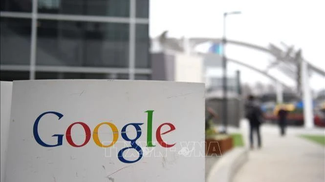Biểu tượng Google tại trụ sở ở Mountain View, California, Mỹ. (Ảnh: AFP/TTXVN)