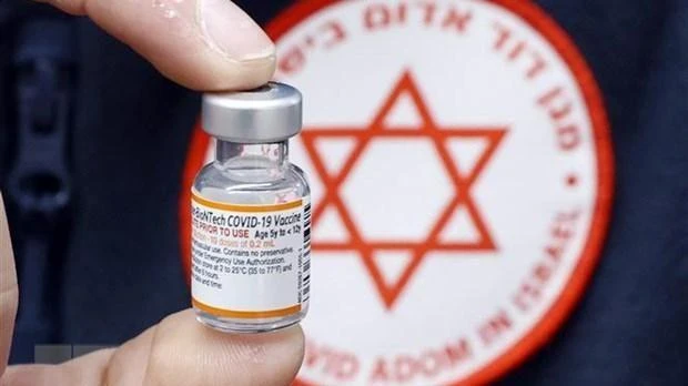 Vaccine phòng Covid-19 cho trẻ em của hãng dược Pfizer-BioNtech. (Ảnh: AFP/TTXVN)