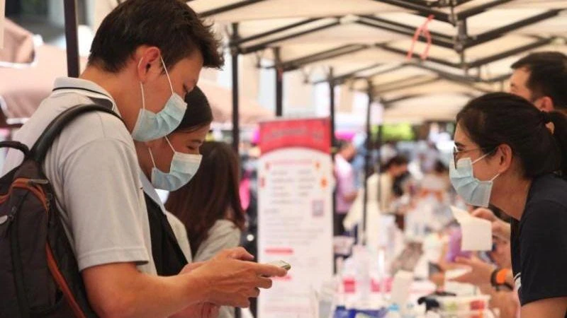 Người dân Thái Lan tại 1 hội chợ việc làm tổ chức tại Bangkok. (Ảnh: Bưu điện Bangkok)