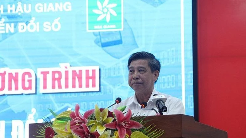 Chủ tịch UBND tỉnh Hậu Giang phát biểu tại buổi lễ.