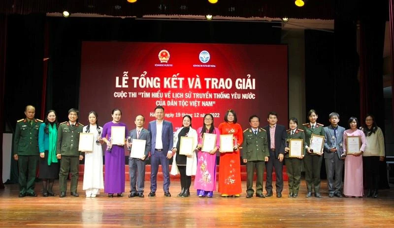 Các cá nhân và tập thể được trao giải.