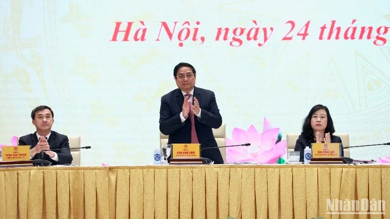 Thủ tướng Phạm Minh Chính dự và chỉ đạo hội nghị.