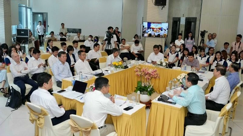 Toàn cảnh buổi tọa đàm.