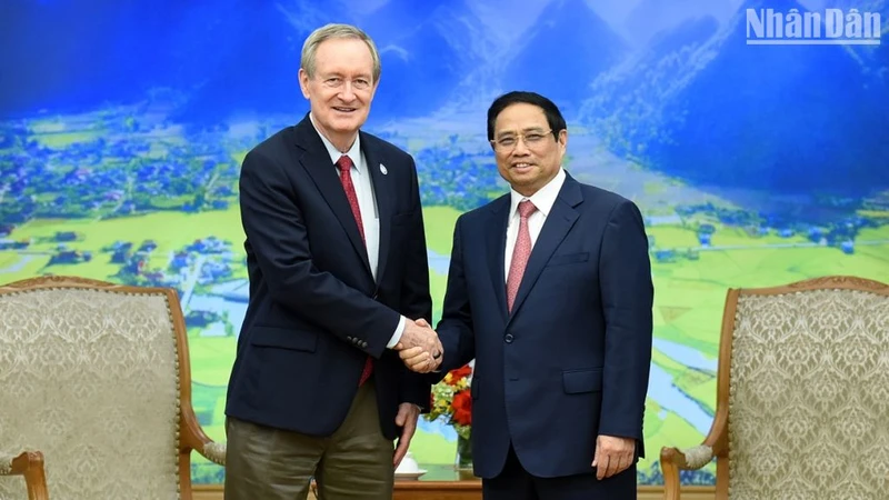 Thủ tướng Phạm Minh Chính đón Thượng nghị sĩ Mike Crapo, Ủy viên cấp cao đại diện cho Đảng Cộng hòa tại Ủy ban Tài chính, Ủy viên Ủy ban Ngân hàng, Nhà ở và Đô thị, Ủy ban Ngân sách, Ủy ban hỗn hợp về thuế thuộc Thượng viện Hoa Kỳ. 