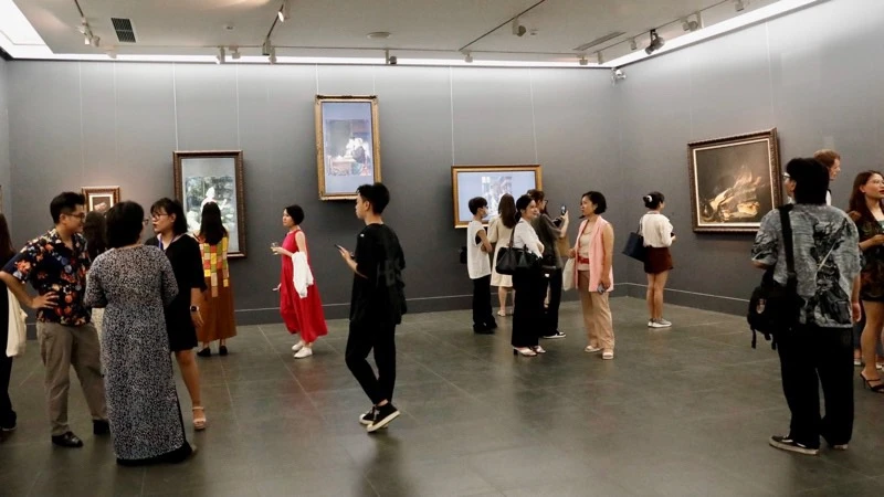 Triển lãm thu hút sự tham gia của đông đảo khán giả yêu hội họa. (Ảnh: Bảo tàng Mỹ thuật Việt Nam) 
