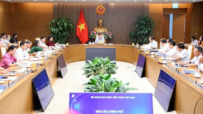 Quang cảnh cuộc họp.