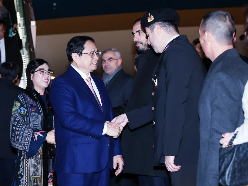 Lễ đón Thủ tướng Phạm Minh Chính tại sân bay Quốc tế Esenboga ở Thủ đô Ankara. 