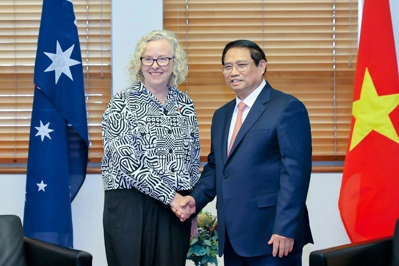Thủ tướng Phạm Minh Chính và bà Sharon Claydon.