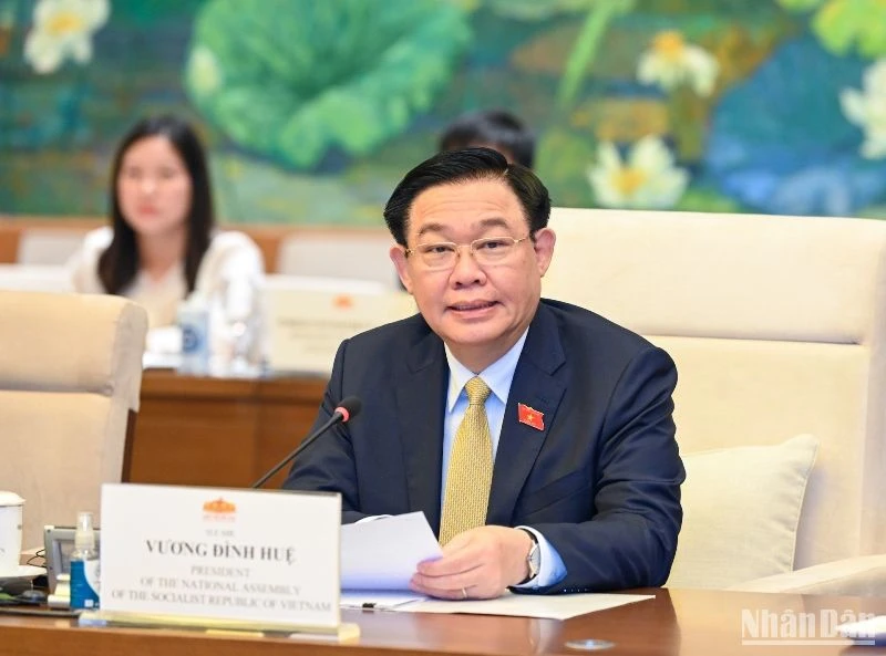 Chủ tịch Quốc hội Vương Đình Huệ phát biểu tại buổi tiếp Liên đoàn các tổ chức kinh tế Nhật Bản. (Ảnh: DUY LINH)