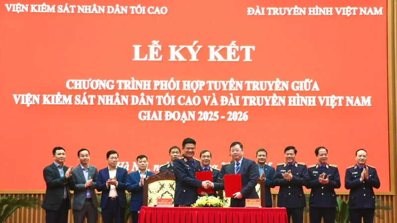 Lễ ký kết chương trình phối hợp tuyên truyền giữa Viện Kiểm sát nhân dân tối cao và Đài Truyền hình Việt Nam.