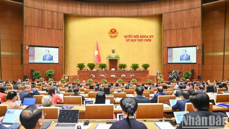 Quốc hội khóa XV khai mạc trọng thể Kỳ họp thứ 9 tại Hội trường Diên Hồng, nhà Quốc hội. (Ảnh: DUY LINH-BÙI GIANG)