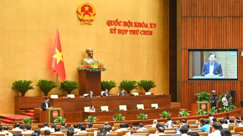 Quốc hội làm việc tại hội trường nghe Báo cáo giải trình, tiếp thu, chỉnh lý dự thảo Luật Quản lý và đầu tư vốn nhà nước tại doanh nghiệp. (Ảnh: BÙI GIANG)
