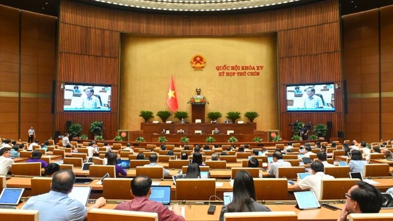 Quốc hội thảo luận ở hội trường về dự thảo Nghị quyết của Quốc hội về một số cơ chế, chính sách đặc biệt, tạo đột phá trong xây dựng và tổ chức thi hành pháp luật. (Ảnh: BÙI GIANG)