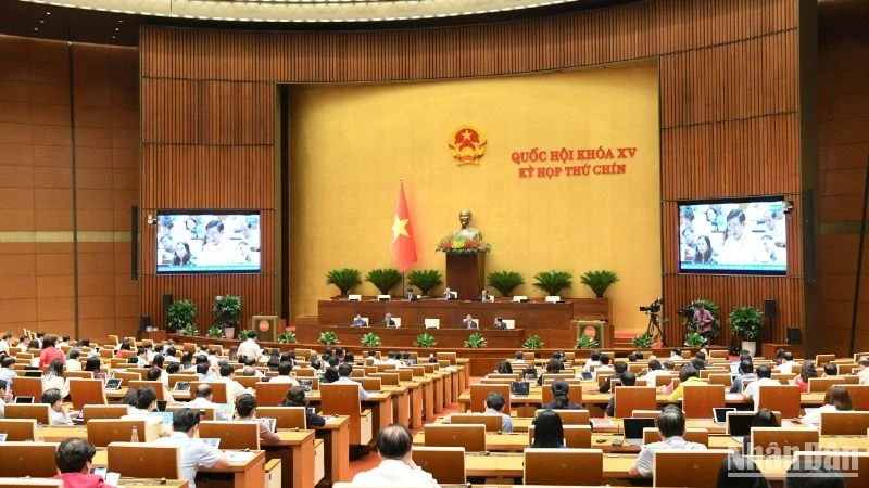 Quốc hội họp phiên toàn thể tại hội trường. (Ảnh: DUY LINH)