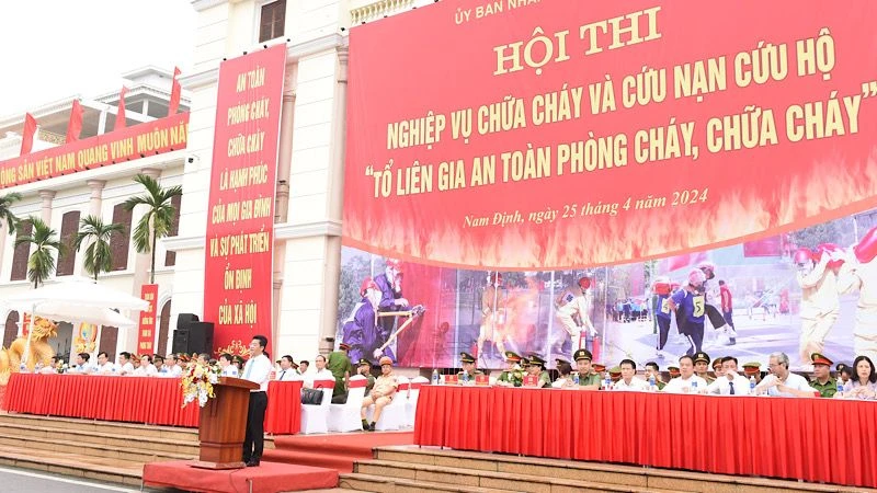 Các đại biểu dự khai mạc Hội thi. (Ảnh: XUÂN TRƯỜNG)