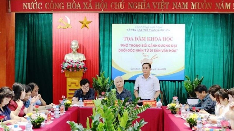 Quang cảnh tọa đàm.