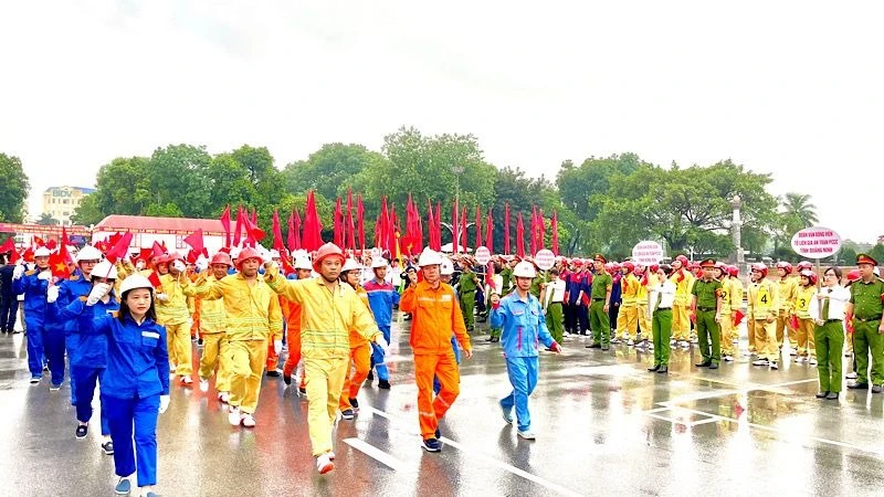 Công an tỉnh Nam Định đã đăng cai tổ chức thành công Hội thi nghiệp vụ chữa cháy và cứu nạn, cứu hộ cho “Tổ liên gia an toàn phòng cháy, chữa cháy” khu vực II Bộ Công an năm 2024. (Ảnh: XUÂN TRƯỜNG)