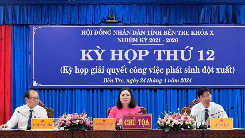 Hội đồng nhân dân tỉnh thông qua 12 Nghị quyết quan trọng phát triển kinh tế-xã hội.