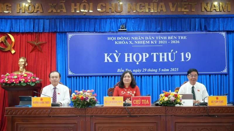 Hội đồng nhân dân tỉnh Bến Tre tổ chức kỳ họp thứ 19. (Ảnh: HOÀNG TRUNG)