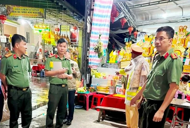 Lãnh đạo Công an Hà Tĩnh có mặt tại hiện trường trực tiếp chỉ đạo các đơn vị nghiệp vụ điều tra, xử lý nghiêm vụ việc theo quy định của pháp luật.