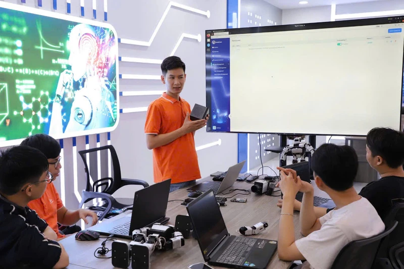 Phòng lab tại Trung tâm Trí tuệ nhân tạo của FPT tại Quy Nhơn - Nơi cập nhật và đào đạo công nghệ mới cho cán bộ, kỹ sư của FPT. Nguồn: FPT
