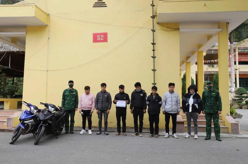 Nhóm đối tượng tổ chức đưa người nước ngoài nhập cảnh trái phép vào Việt Nam bị lực lượng Bộ đội Biên phòng Quảng Ninh bắt giữ.