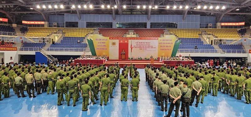 Quang cảnh lễ khai mạc.