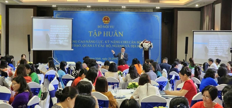 Lớp tập huấn nâng cao năng lực, kỹ năng cho cán bộ nữ lãnh đạo, quản lý các bộ, ngành, địa phương.