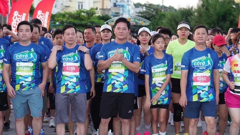 Các vận động viên chuẩn bị xuất phát ở cự ly 5km.