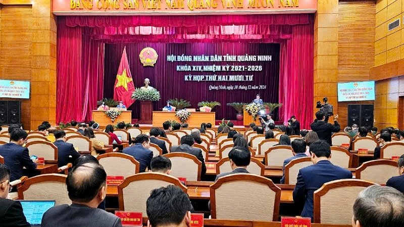 Quang cảnh Kỳ họp thứ 24, Hội đồng Nhân dân tỉnh Quảng Ninh khoá XIV, nhiệm kỳ 2021-2026.