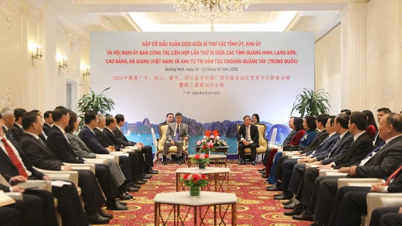 Quang cảnh cuộc hội kiến giữa Bí thư Tỉnh ủy Quảng Ninh Bí thư Khu ủy Khu tự trị dân tộc Choang Quảng Tây.