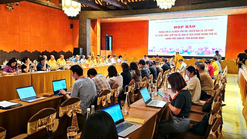 Quang cảnh buổi họp báo.