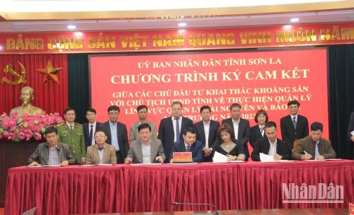 Hội nghị ký cam kết về tăng cường quản lý tài nguyên môi trường tại Sơn La.