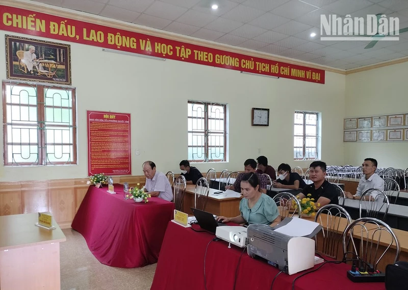 Cuộc đấu giá sáng 25/8/2022 không thấy có đại diện của chủ tài sản.