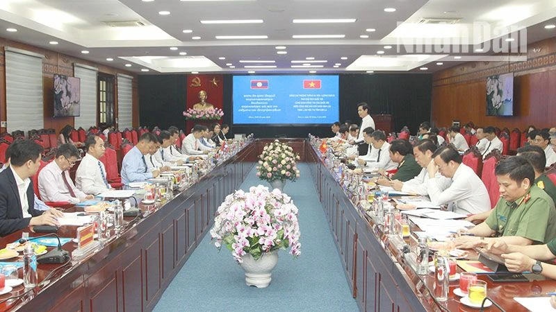 Thượng tướng Suvon Luongbunmi, Phó Chủ tịch Quốc hội nước Cộng hòa Dân chủ Nhân dân Lào cùng đoàn công tác của Quốc hội Lào làm việc tại tỉnh Sơn La.