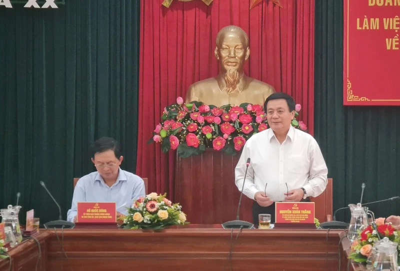 Quang cảnh buổi làm việc.