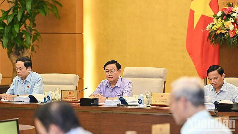 Chủ tịch Quốc hội Vương Đình Huệ phát biểu ý kiến tại phiên họp. (Ảnh: Duy Linh)