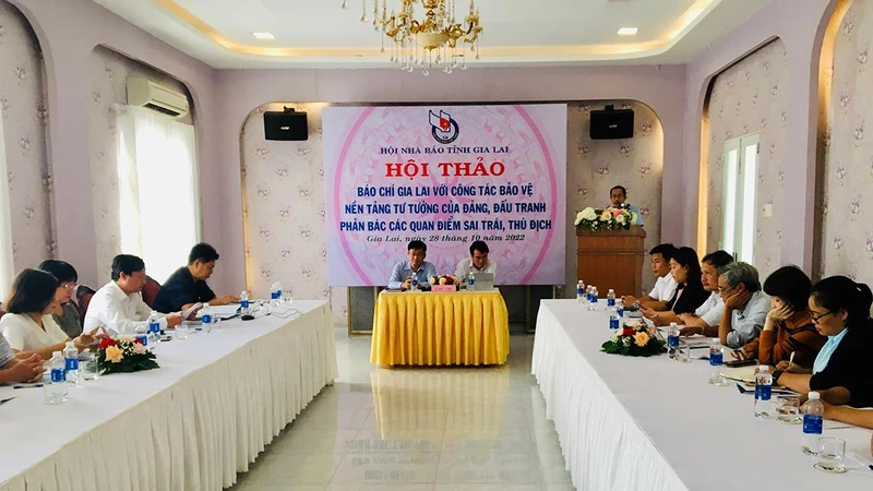 Quang cảnh buổi hội thảo.